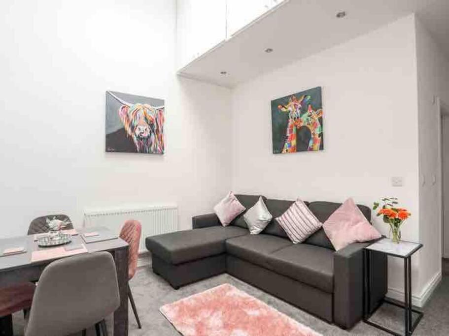 Beeches Bach, 1 Bedroom Cottage With Hot Tub Prestatyn Extérieur photo