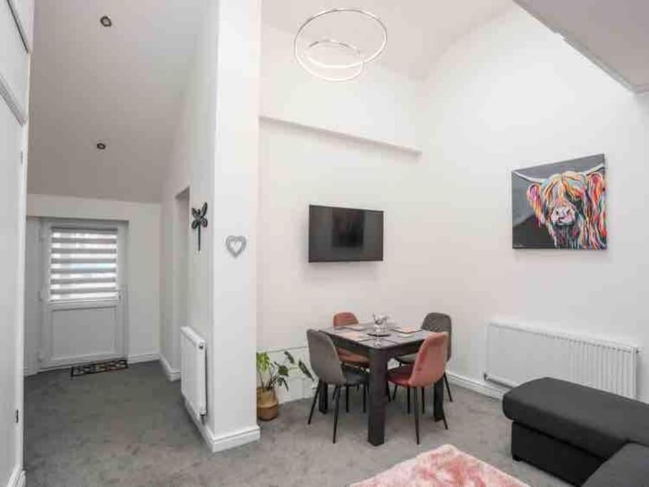 Beeches Bach, 1 Bedroom Cottage With Hot Tub Prestatyn Extérieur photo
