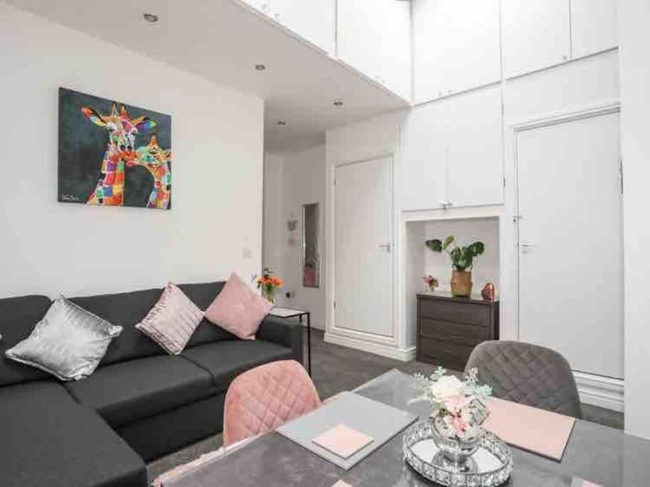 Beeches Bach, 1 Bedroom Cottage With Hot Tub Prestatyn Extérieur photo